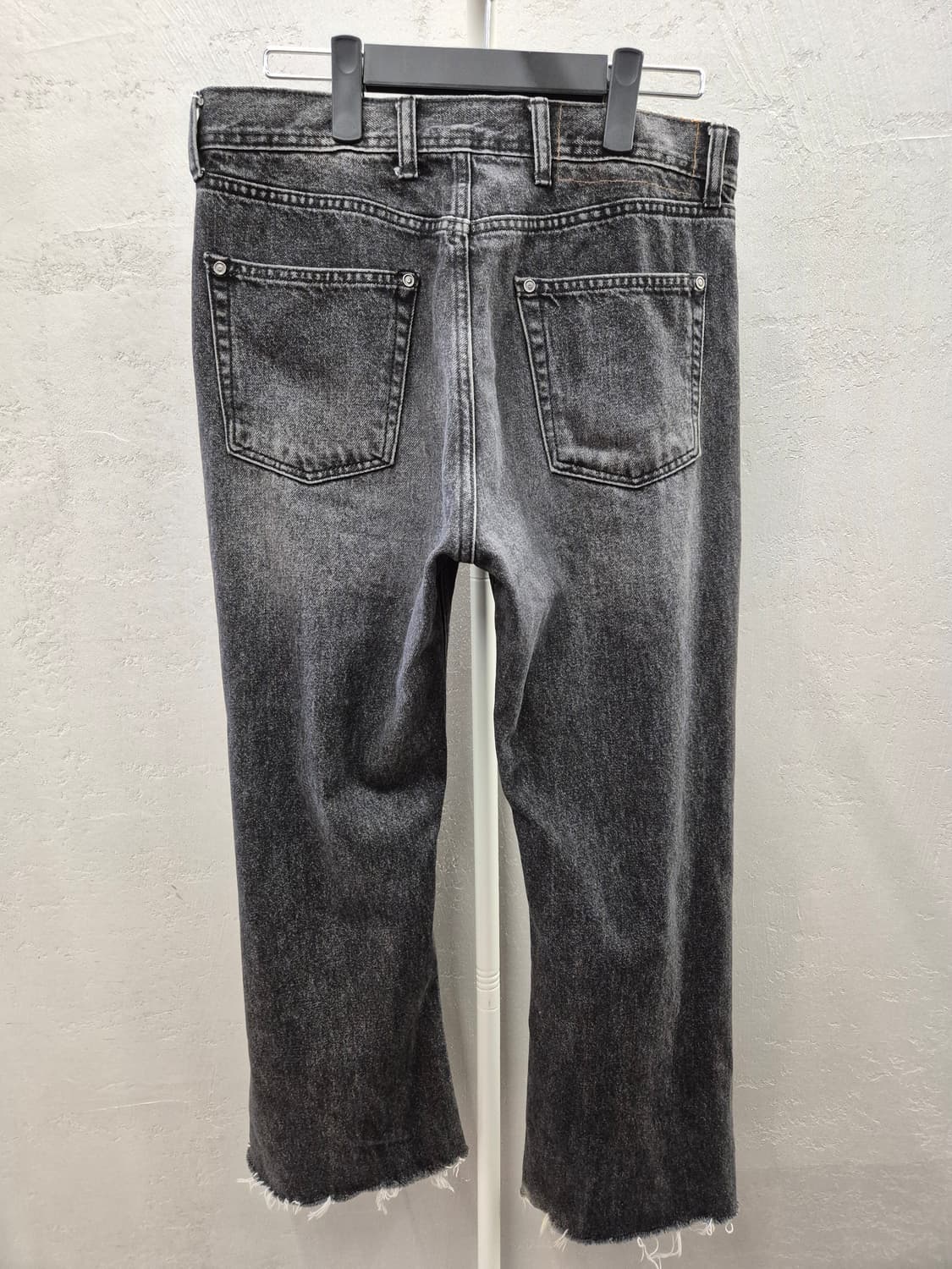 앤더슨벨 디스트로이브 부츠컷 진 상품이미지3