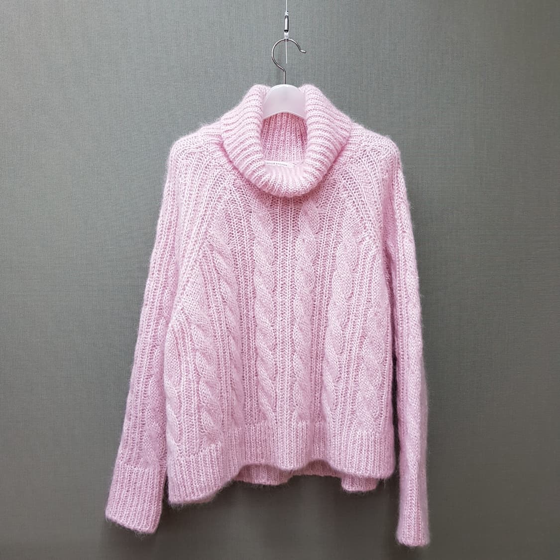 세실리에 반센 핑크 모헤어 실크 터틀넥 니트 xs-s사이즈 상품이미지2
