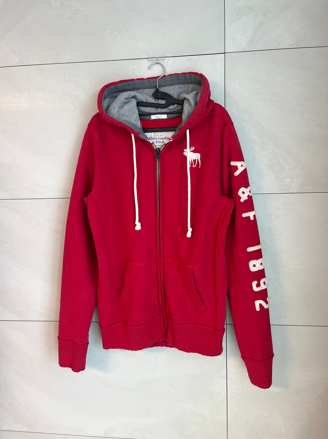 아베크롬비 스펠로고 화이트 순록 대장 후드집업 레드 [M] 상품이미지1