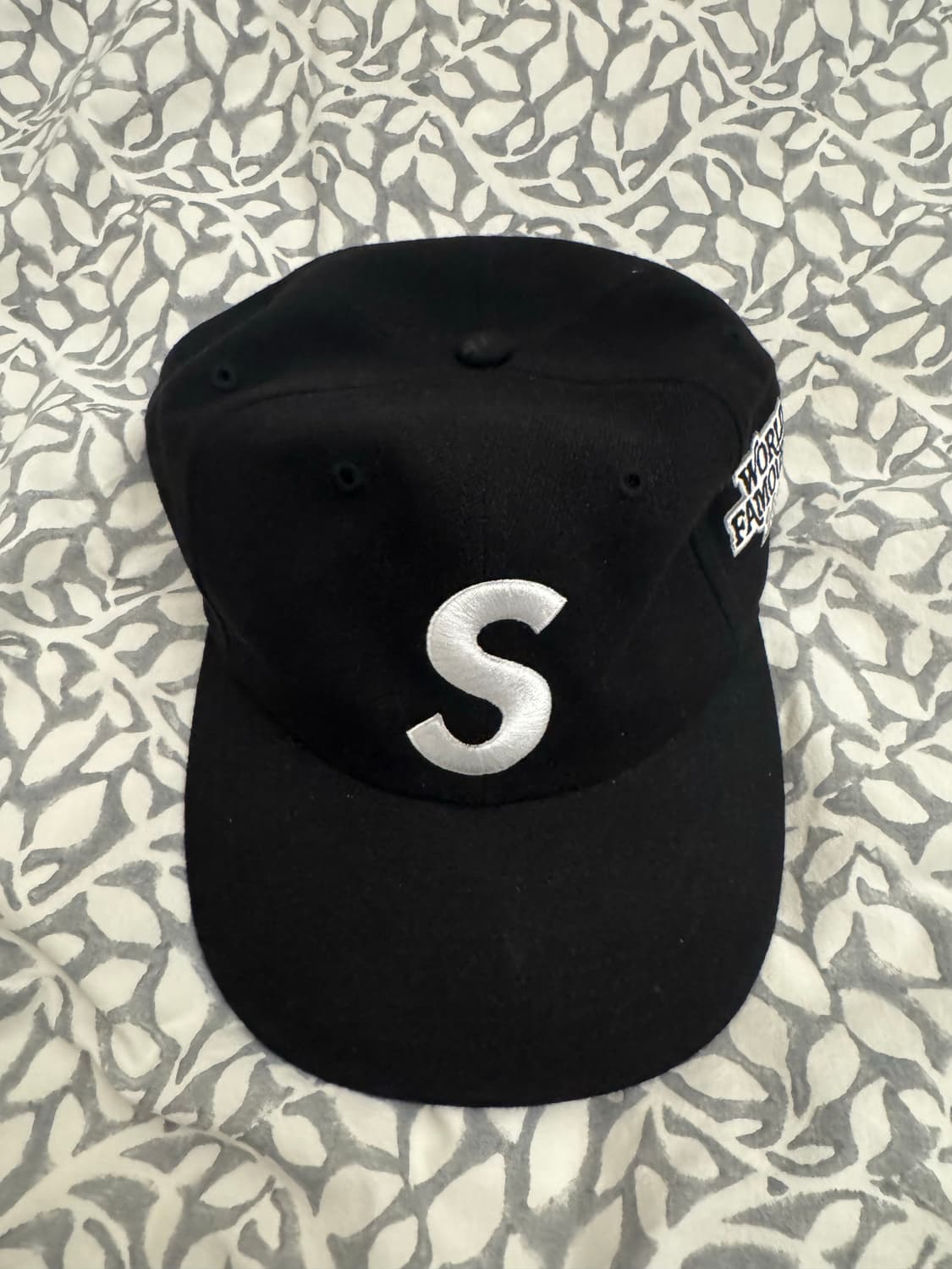 슈프림 월드페이머스 s로고 캡 블랙 상품이미지1