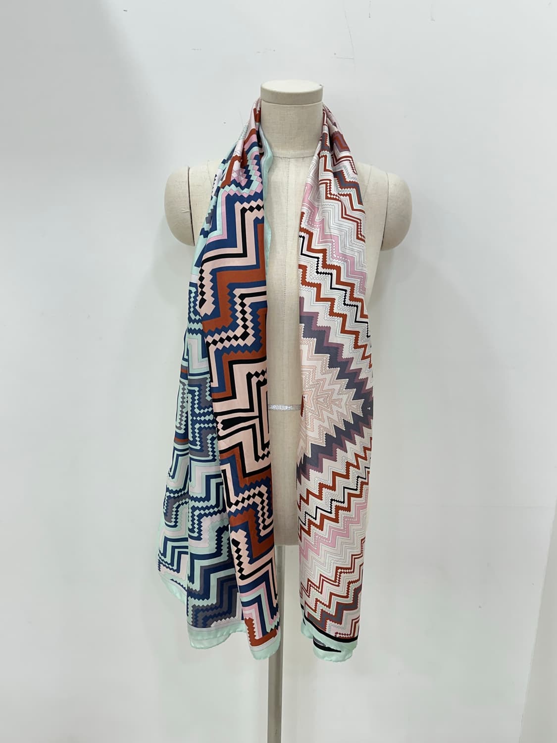 미소니 실크 머플러 상품이미지6