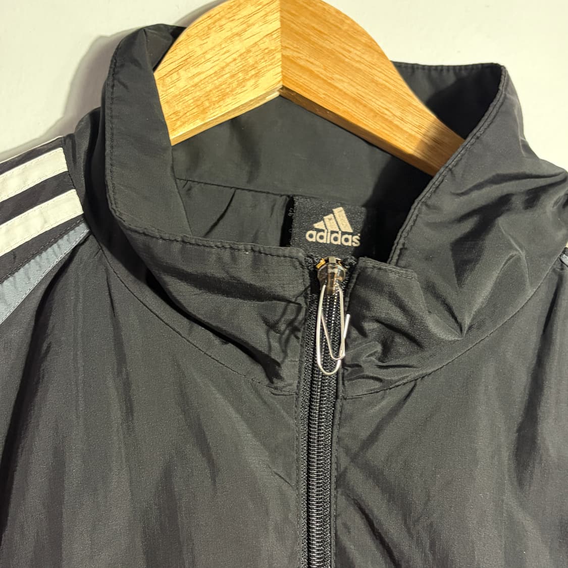 아디다스 삼선 블랙 배색 바람막이 자켓 상품이미지3