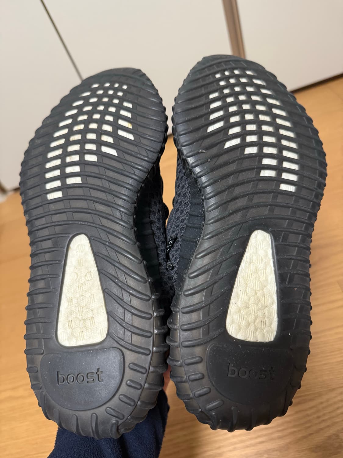 아디다스 이지350 트리플블랙 260사이즈 상품이미지3