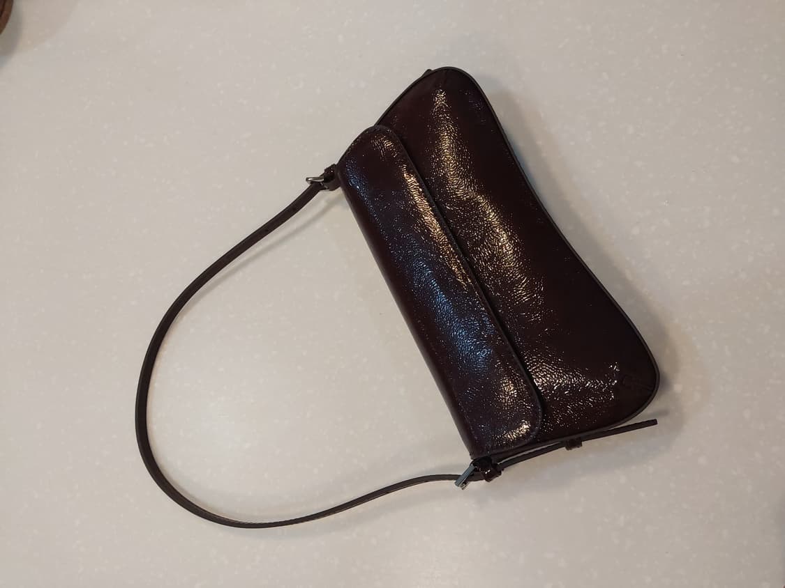 자라 ZARA 플랩 숄더백 애나멜 버건디 컬러 상품이미지1