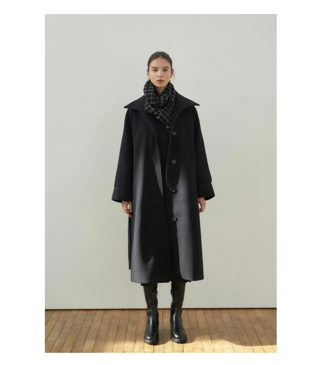 닉앤니콜 블랙 루즈핏 벨트코트 상품이미지3