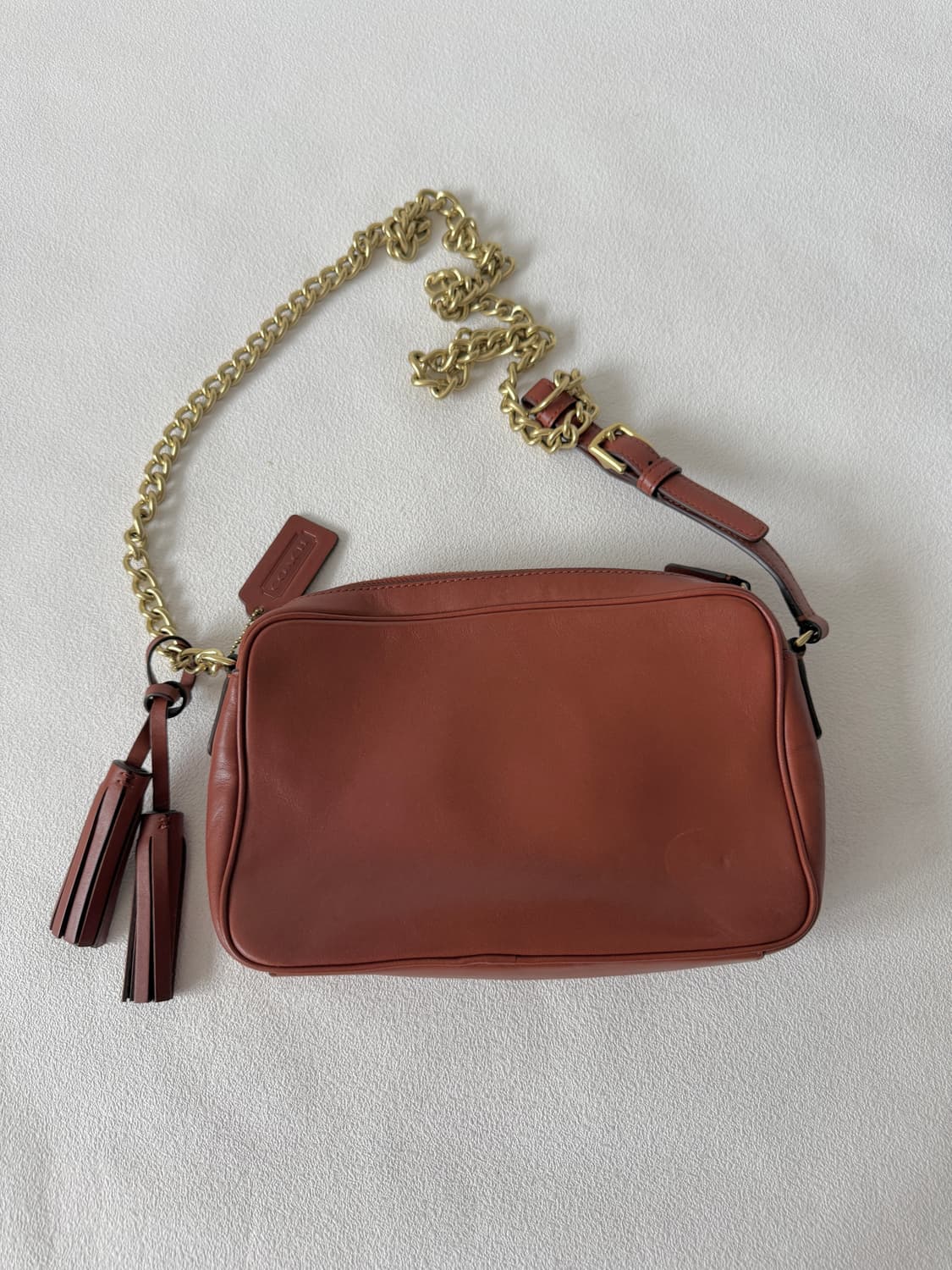 코치(COACH) 레더 체인 크로스백 상품이미지6