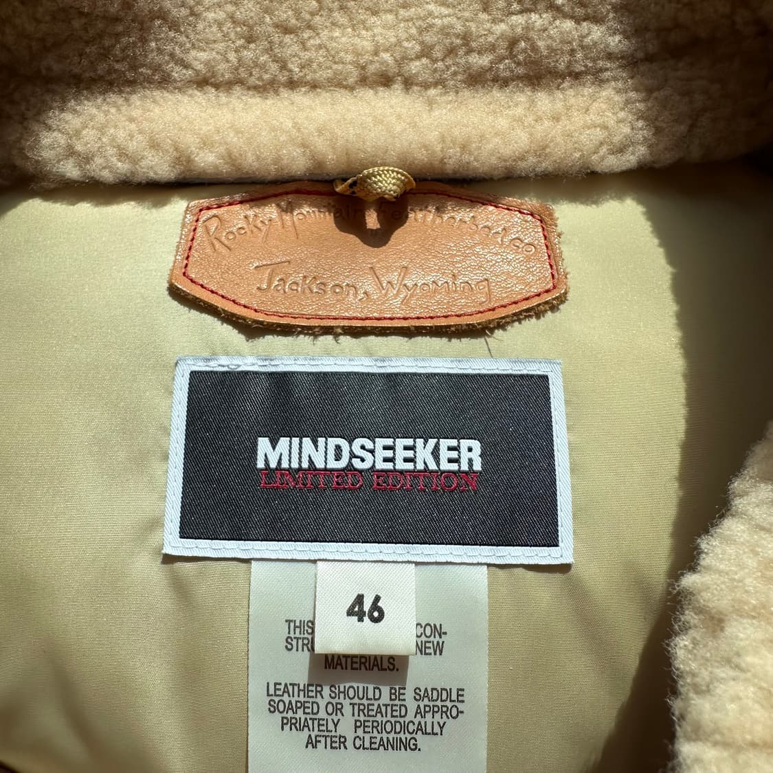 로키마운틴패더베드x마인드시커 반다나 패딩 상품이미지10