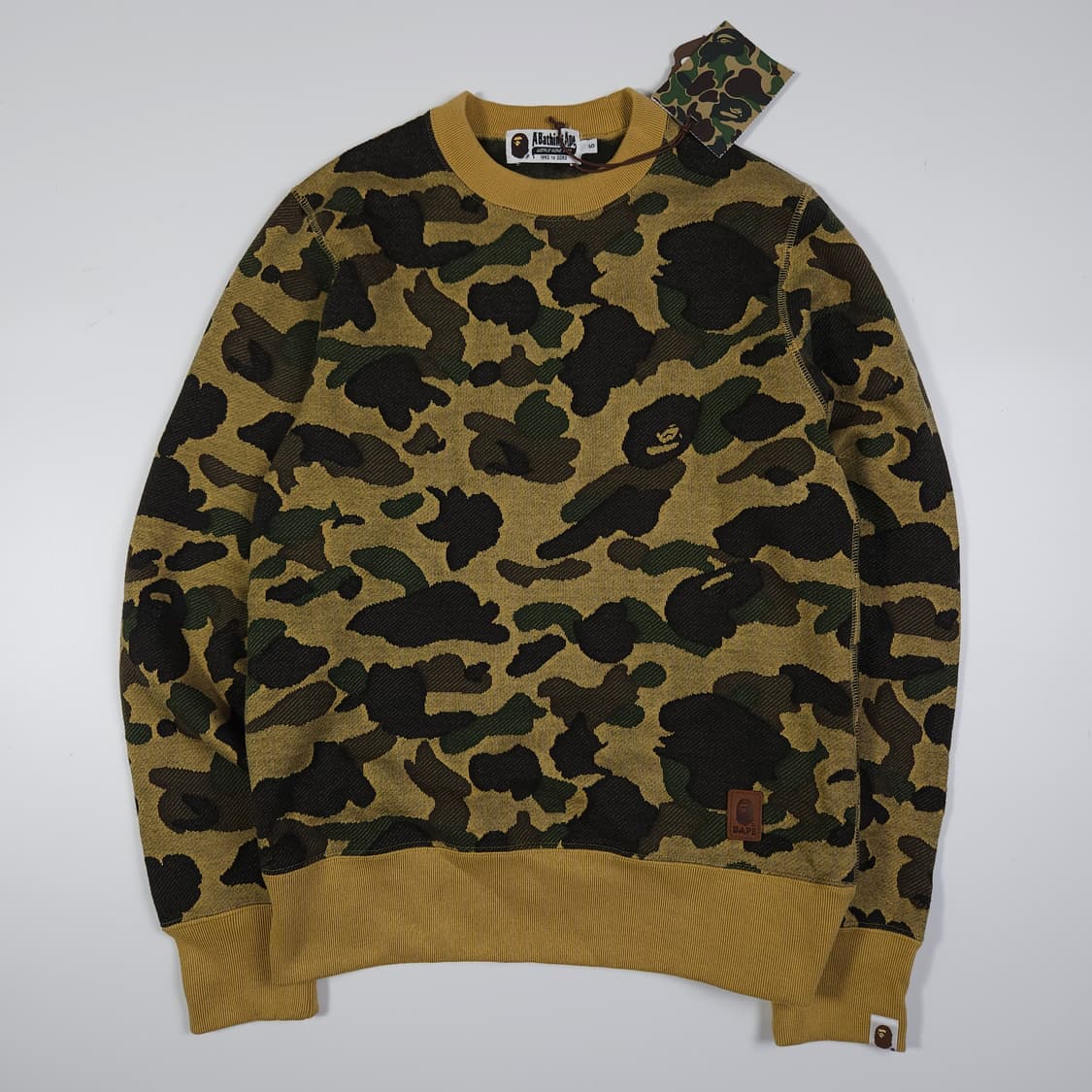 베이프 카모 맨투맨  상품이미지1