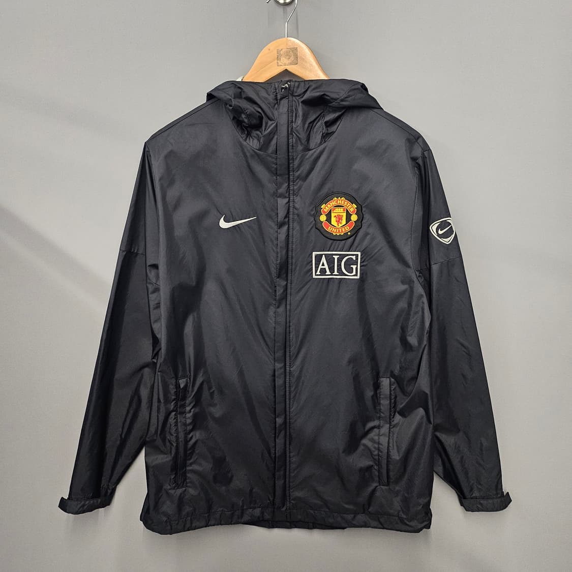 나이키 맨체스터 유나이티드 바람막이 블랙 상품이미지1