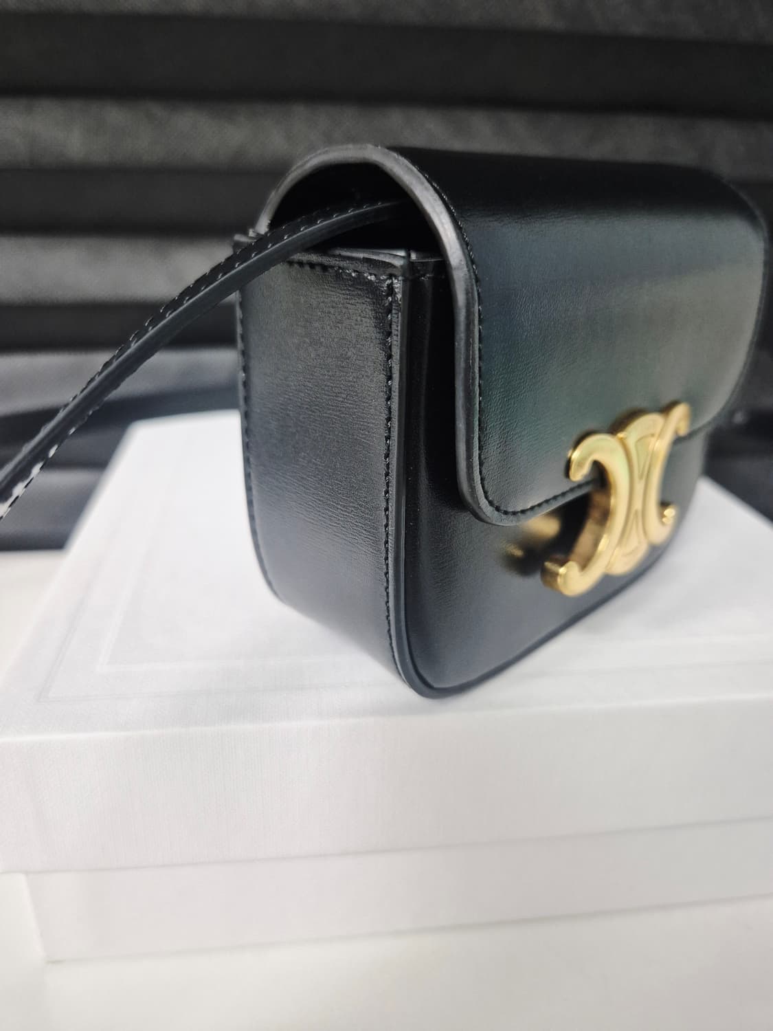 셀린느 미니 클로드 샤이니 키프스킨 상품이미지4