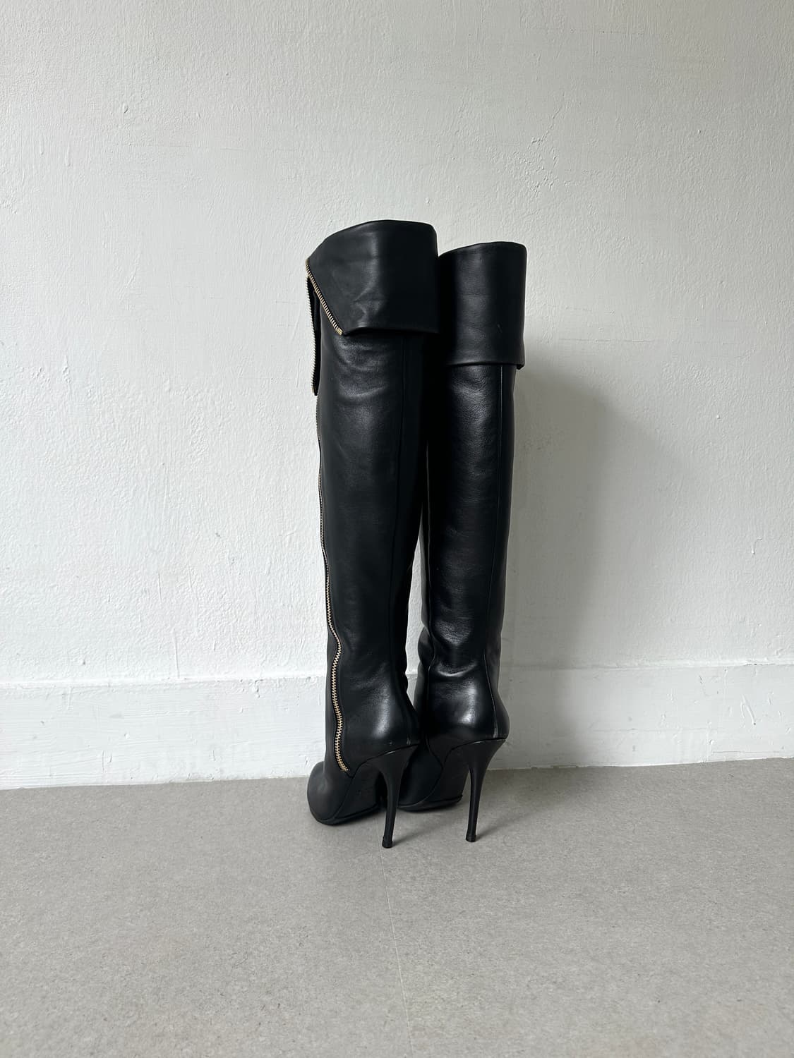 쥬세페자노티 키드스킨 레더 지퍼 니하이 부츠 상품이미지5