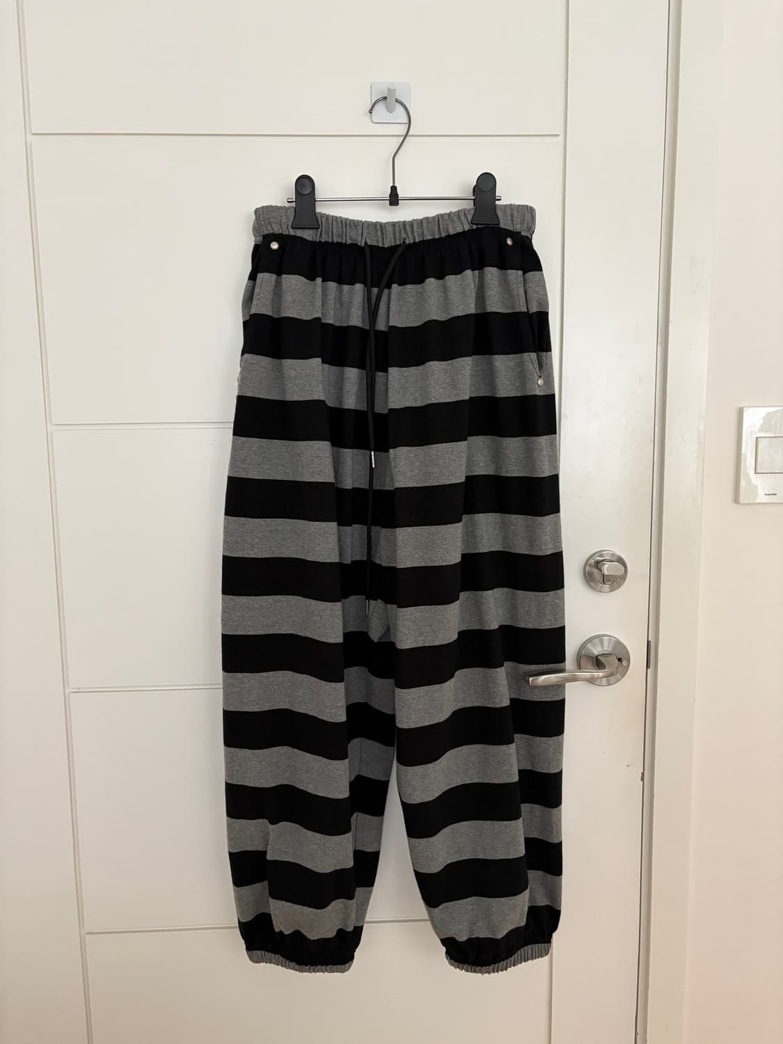 아우어솔티 > Blanket Jogger Pants / Gray 상품이미지1