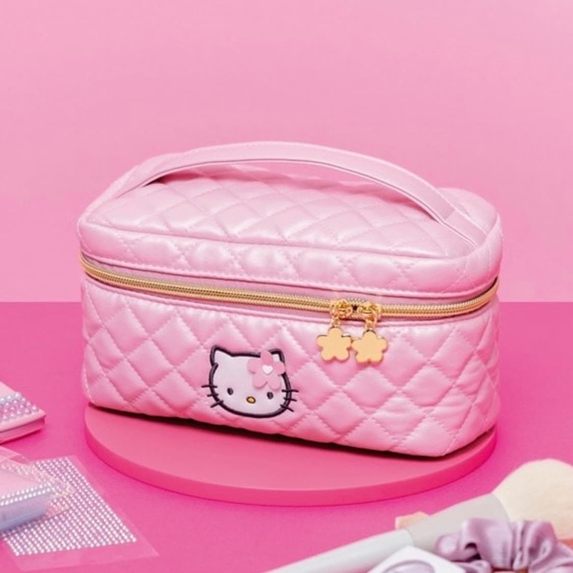 (새상품) 헬로키티 50주년 파우치 상품이미지1