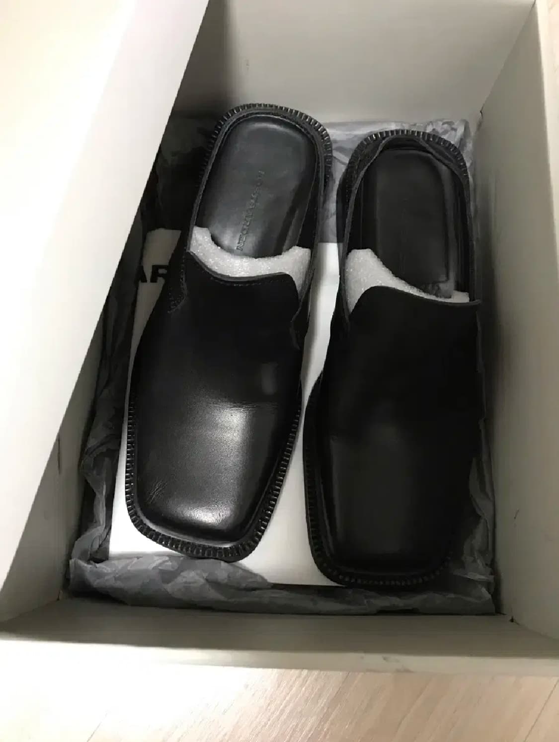 로스트가든 블랙 뮬 로퍼 블로퍼 hugo 상품이미지1