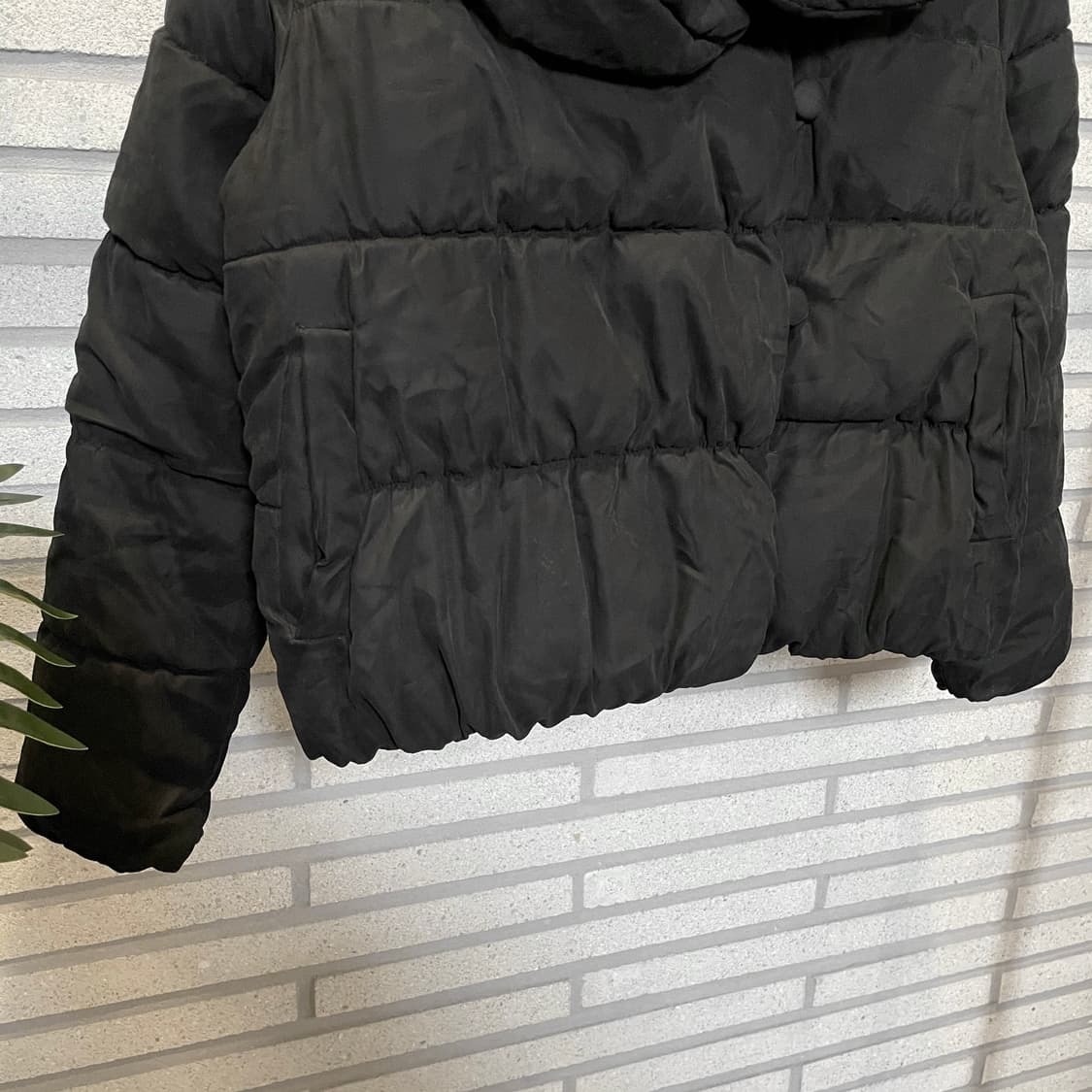 JPN VINTAGE 숏패딩 볼륨카라 셔링 쓰리버튼 디테일 블랙 상품이미지5