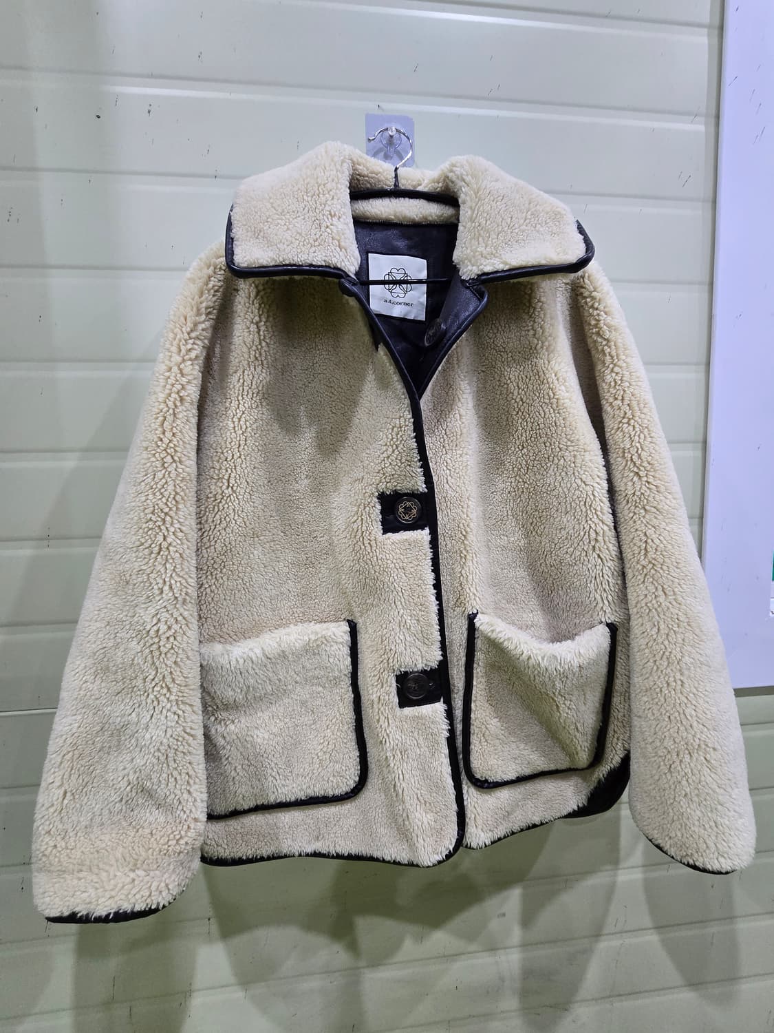 a.t.corner 양털 리버시블 무스탕 상품이미지2