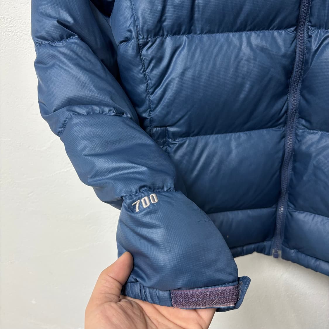 노스페이스 블루 눕시 700 패딩 상품이미지3