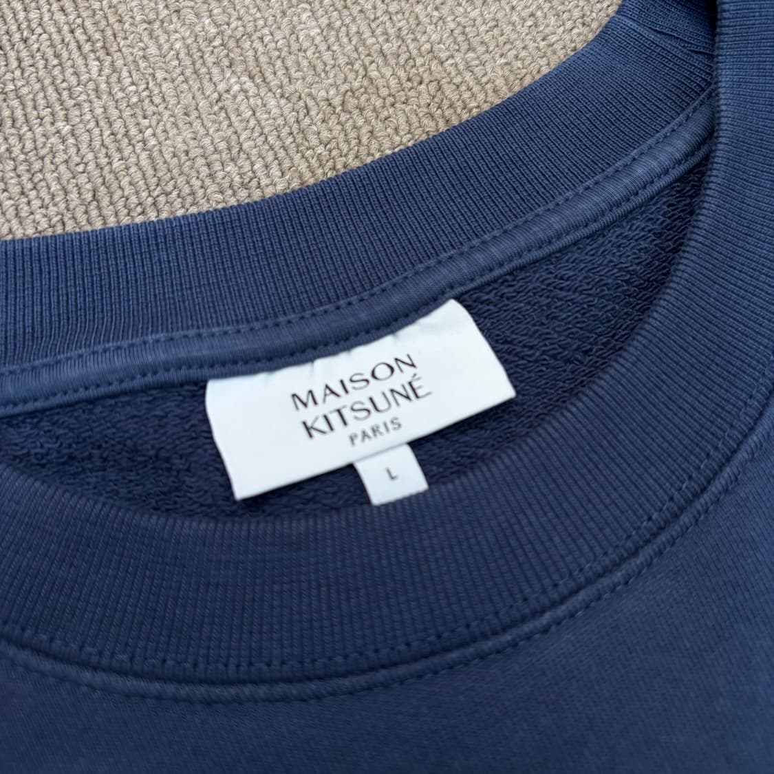 메종키츠네 칠렉스 패치 레귤러 맨투맨 LM00303KM0001 상품이미지2