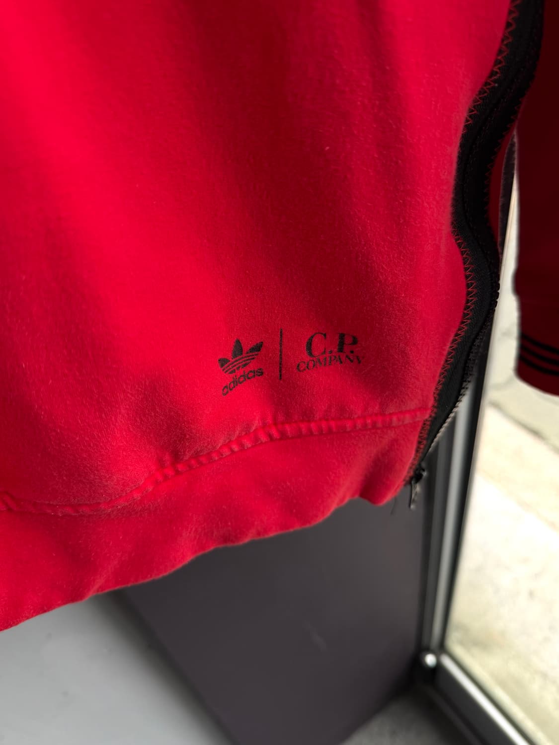 CP컴퍼니X아디다스 고글 렌즈 후드티 상품이미지7