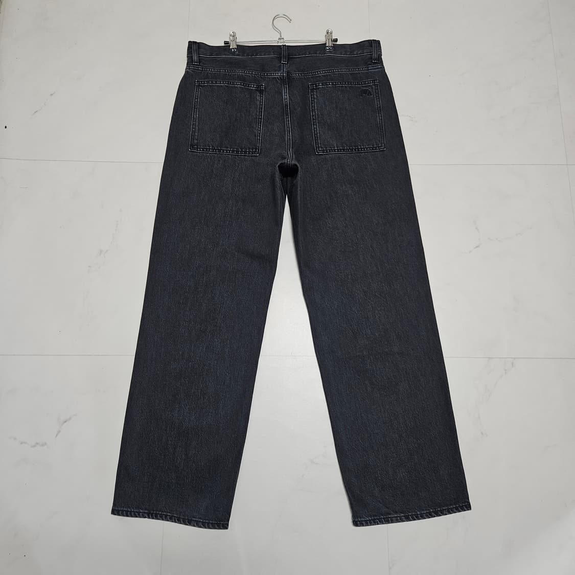 35 유니클로 흑청 JW앤더슨 스트레이트 진 상품이미지2