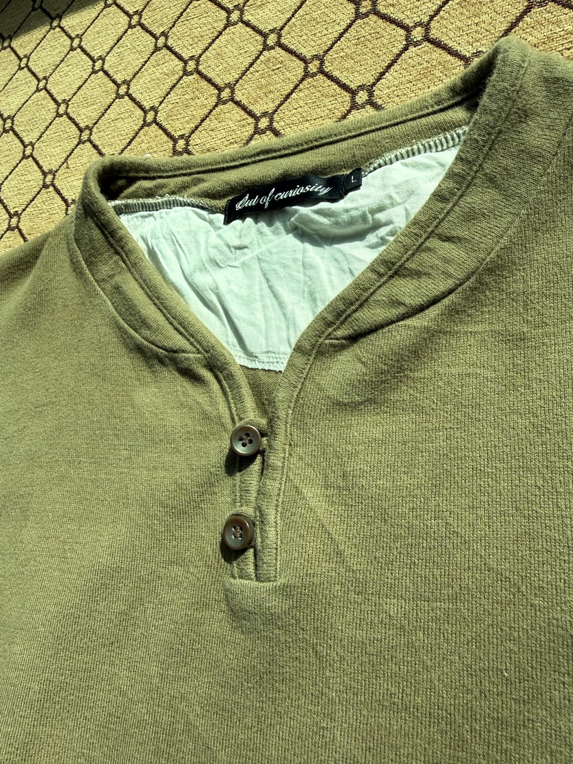 카키 넥 디테일 티셔츠 상품이미지3