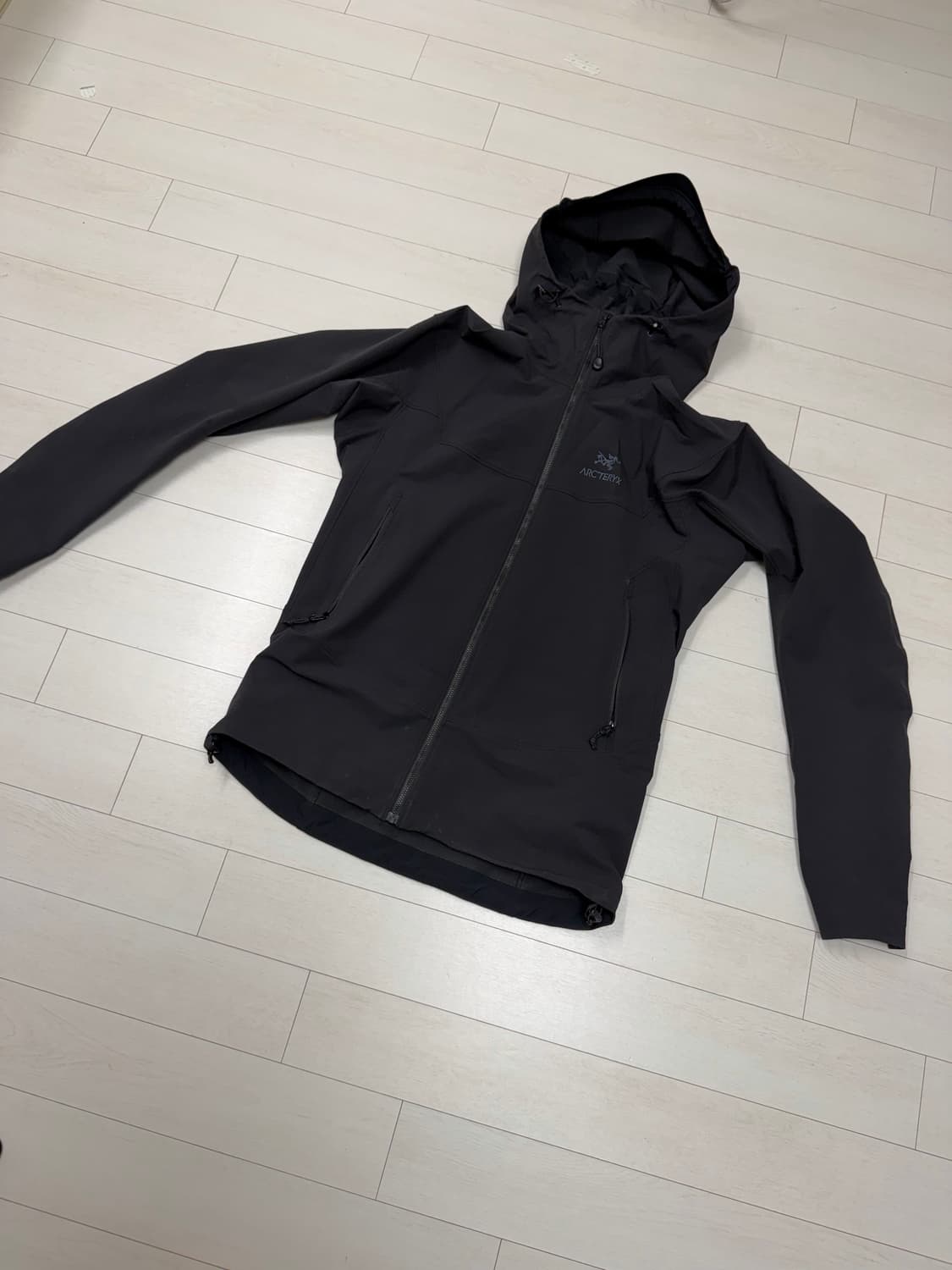 아크테릭스 감마 LT 후디 M 사이즈  크림 마지막 거래가가 50이고 이 상품이미지1