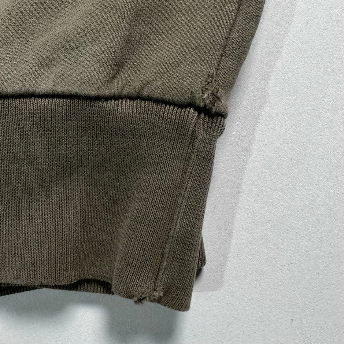 메봉키츠네 컬러폭스 카키맨투맨 상품이미지5