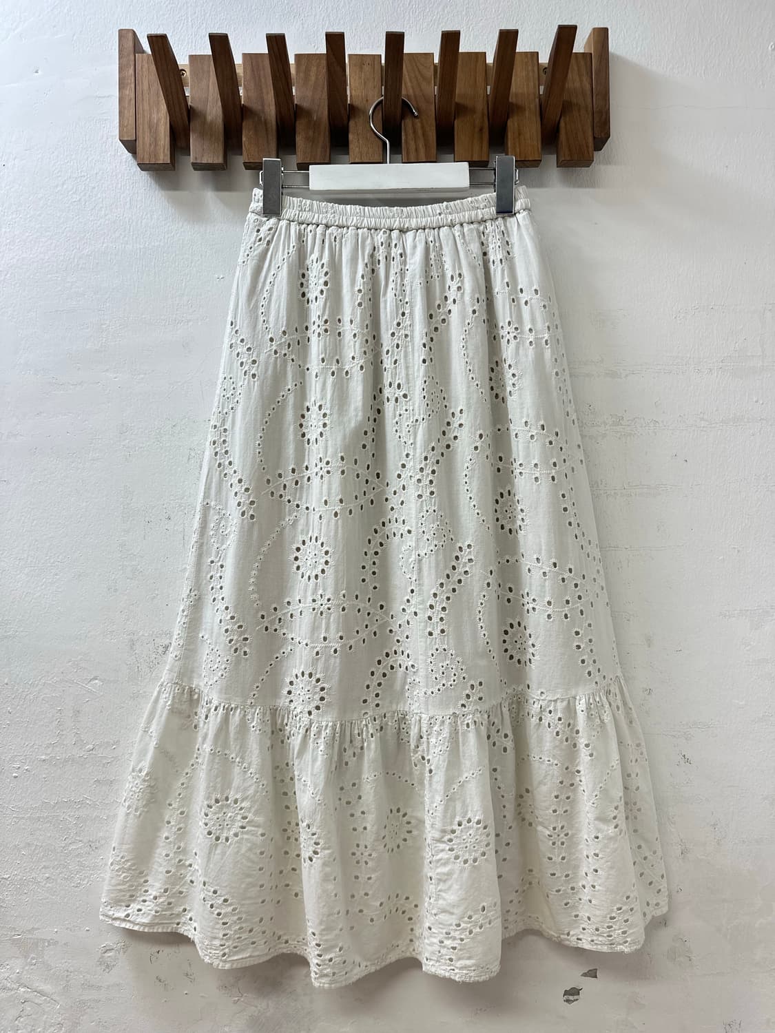 일본빈티지 펀칭 아일렛 플라워 자수 티어드 밴딩 롱 스커트 상품이미지4