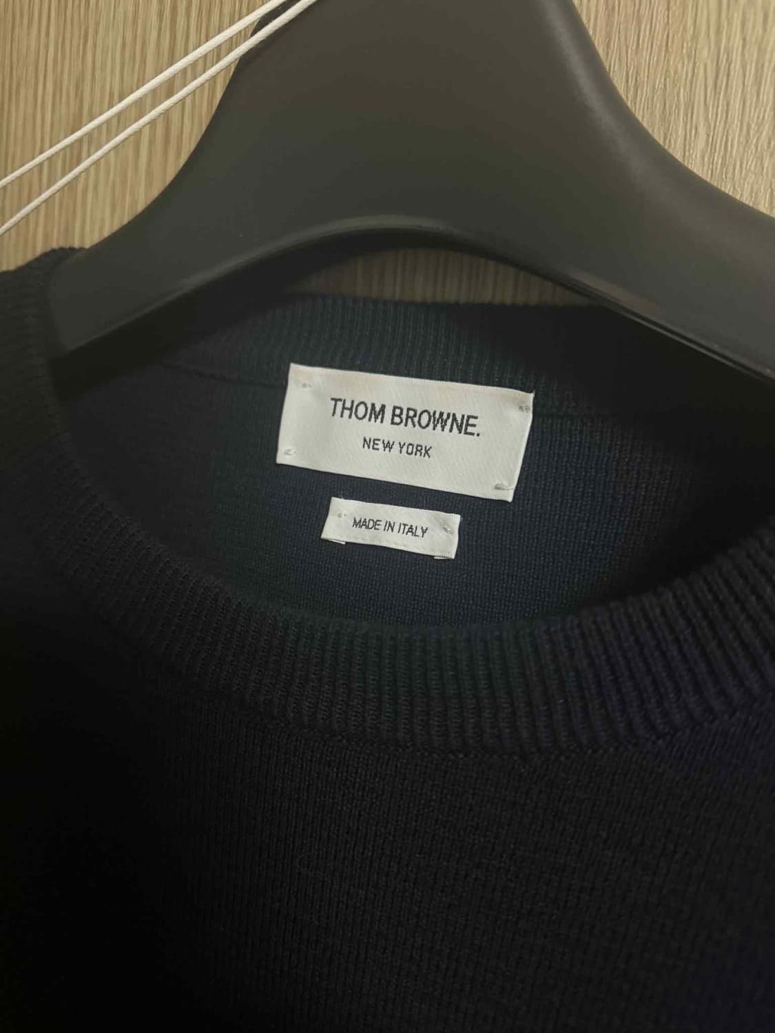 톰브라운 밀라노스티치 암밴드 니트 네이비 2 상품이미지2