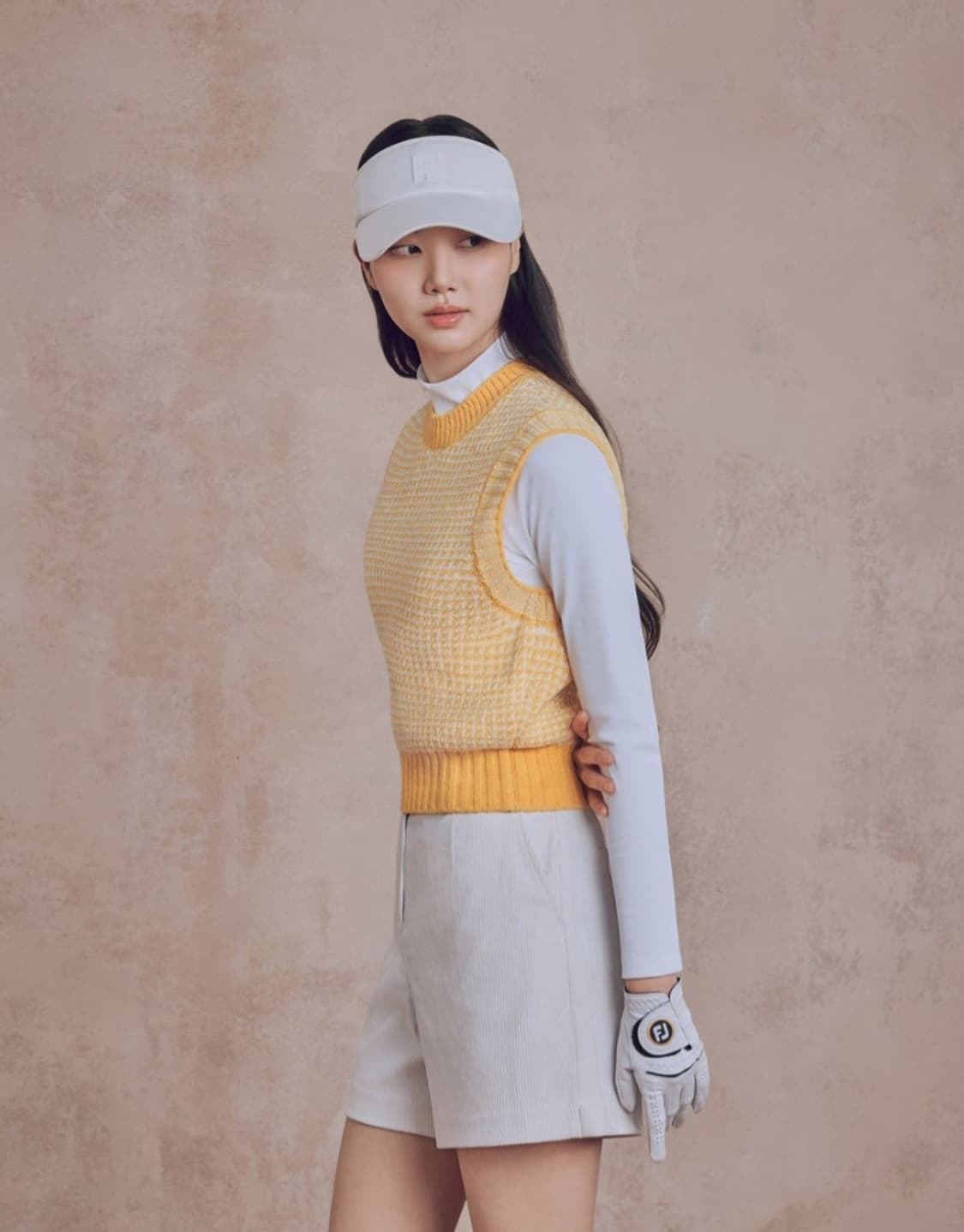 풋조이 벨로아 크롭 니트베스트 66~날씬77사이즈(L) 상품이미지3