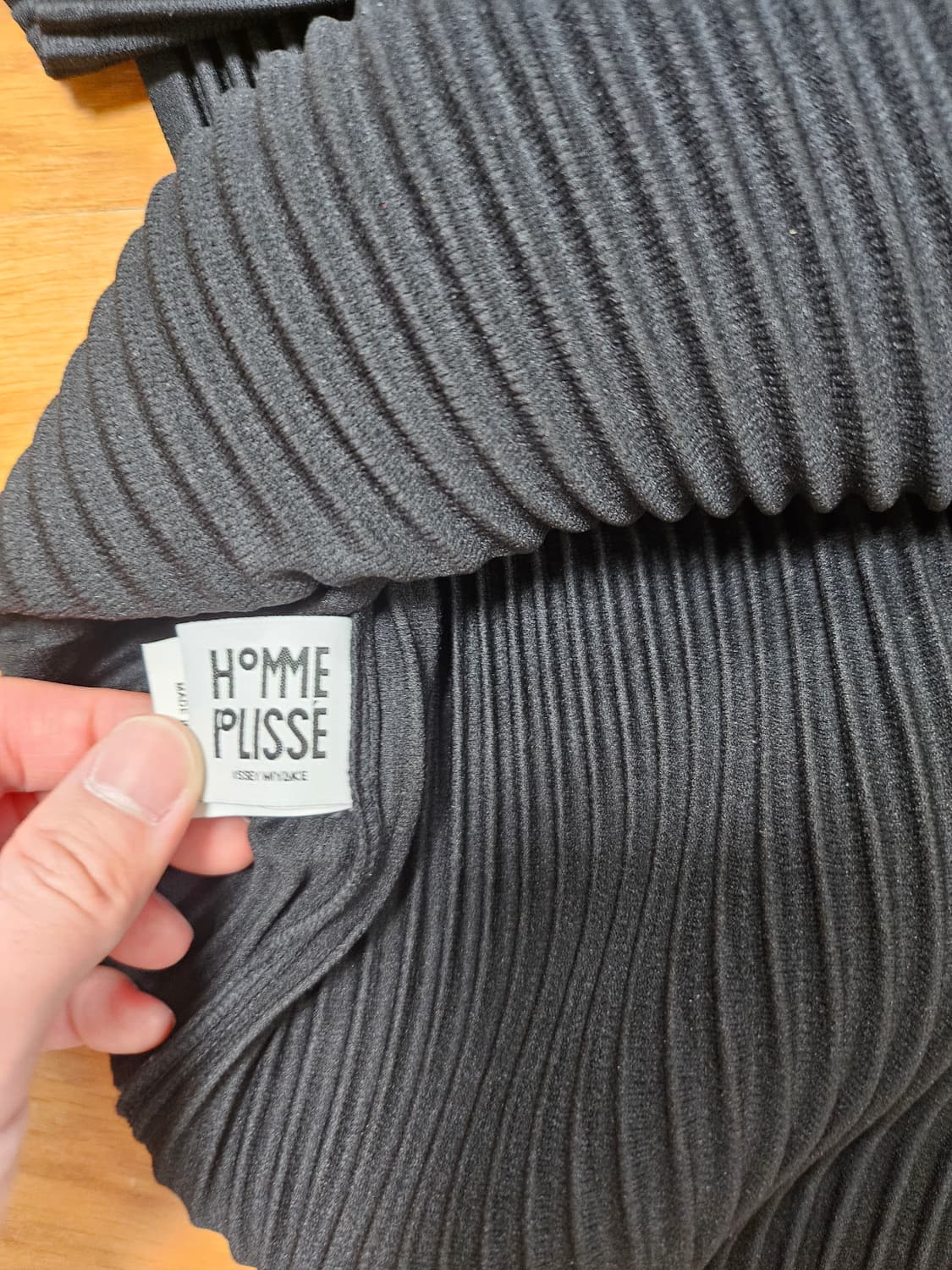 이세이미야케 옴므플리세 헨리넥 긴팔 블랙 상품이미지4