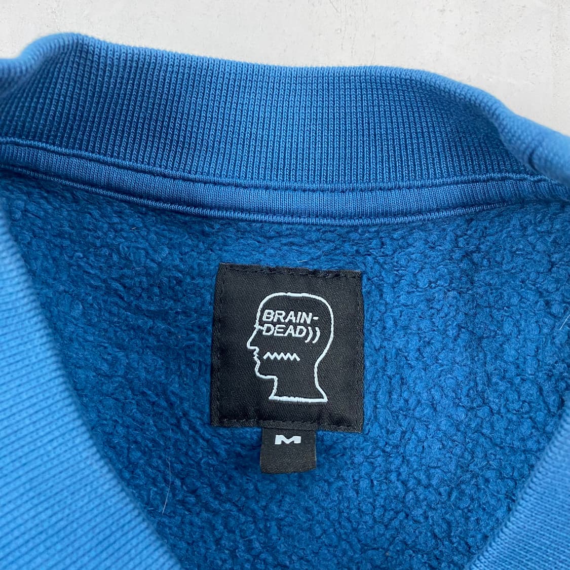 브레인데드 절개 디테일 블루 맨투맨 (95) 상품이미지6