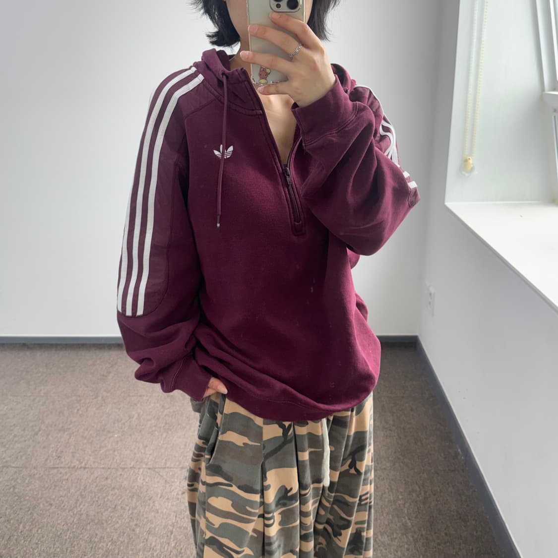 Adidas 아디다스 스몰 파이어로고 와인 후드티 상품이미지2