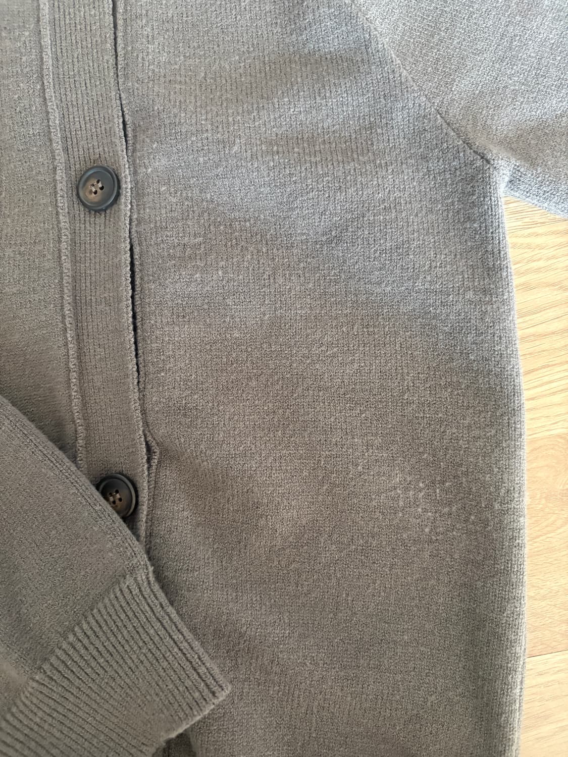 오피쉬 투버튼 니트 브라운 상품이미지3