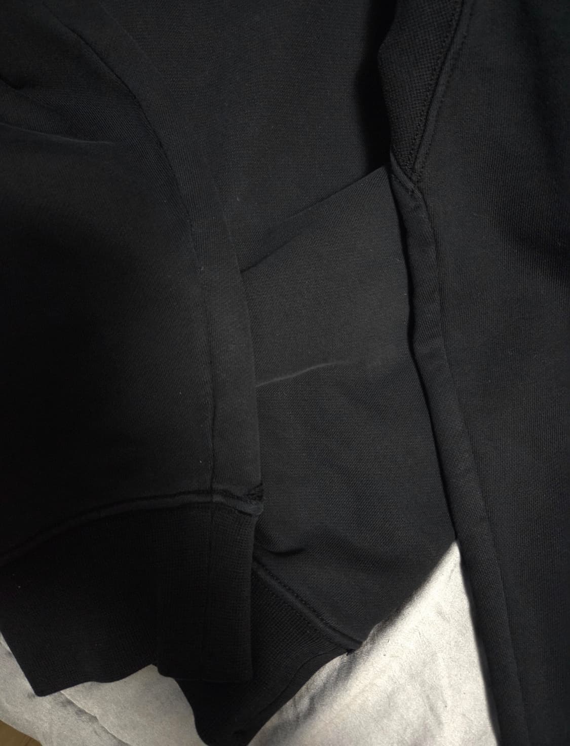 스톤아일랜드 블랙 맨투맨(급처) 상품이미지2