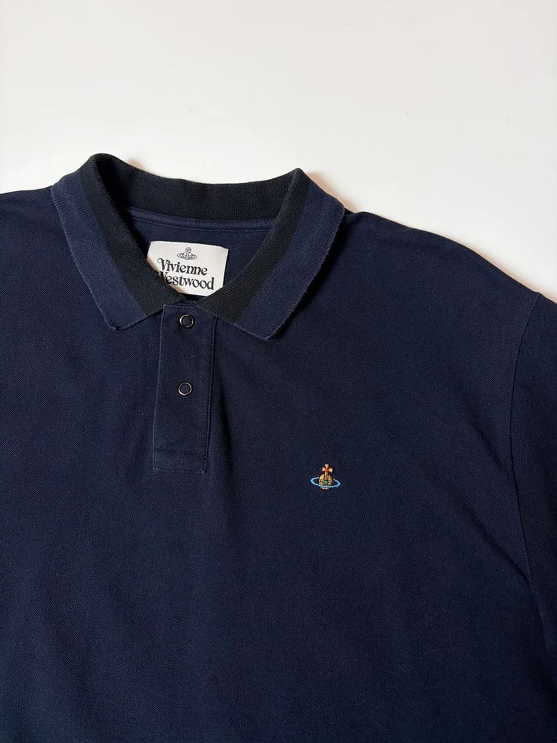 비비안웨스트우드 클래식 자수 로고 반팔 카라 티셔츠 PN9388 상품이미지3
