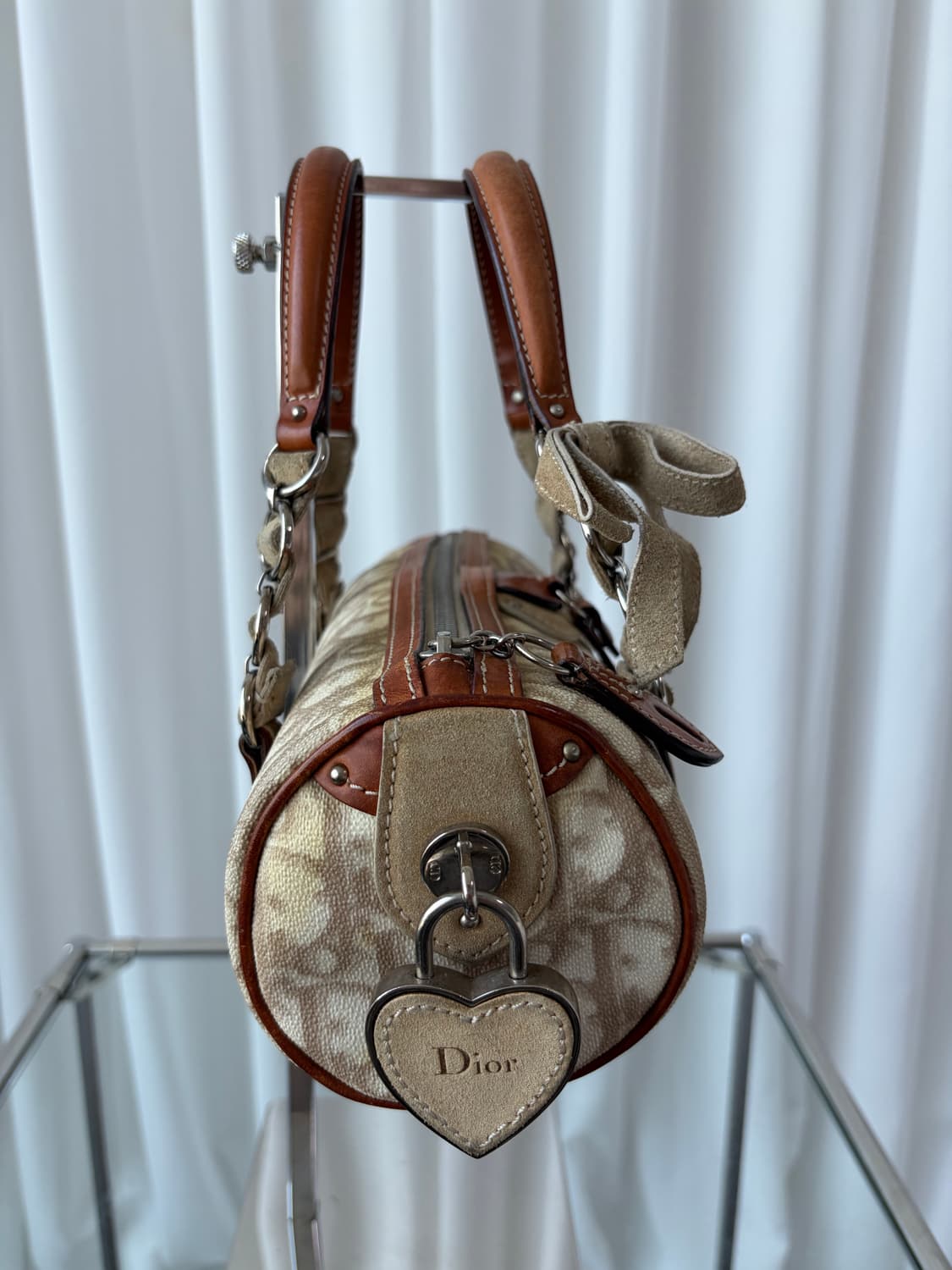 디올 로맨틱 트로터 하트 참 숄더백 상품이미지8