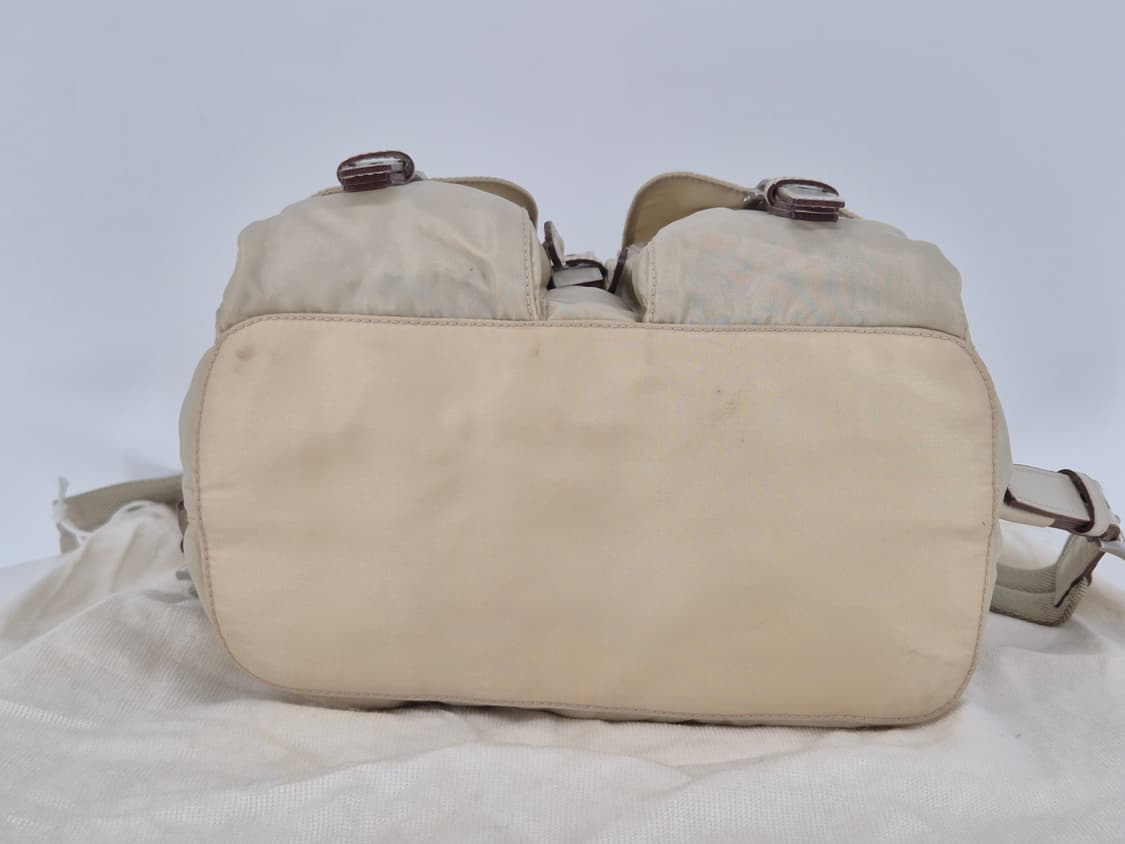 프라다나일론 스몰 백팩 아이보리컬러 상품이미지5