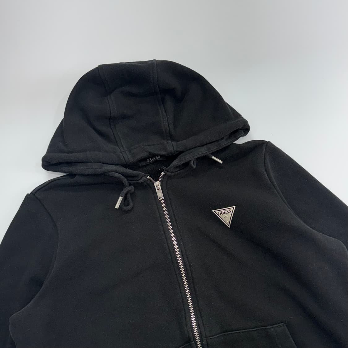 Guess 게스 삼각로고 블랙 후드집업 상품이미지4