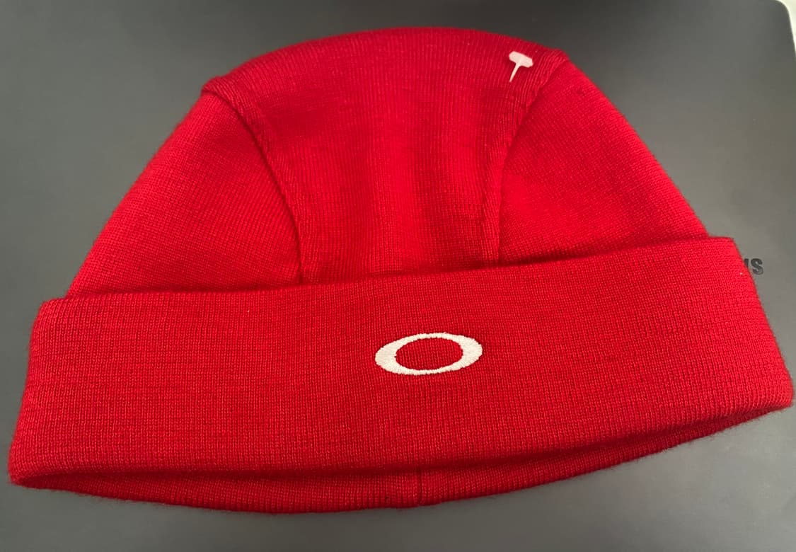 오클리 00‘s 와치비니 스몰로고 레드 상품이미지1