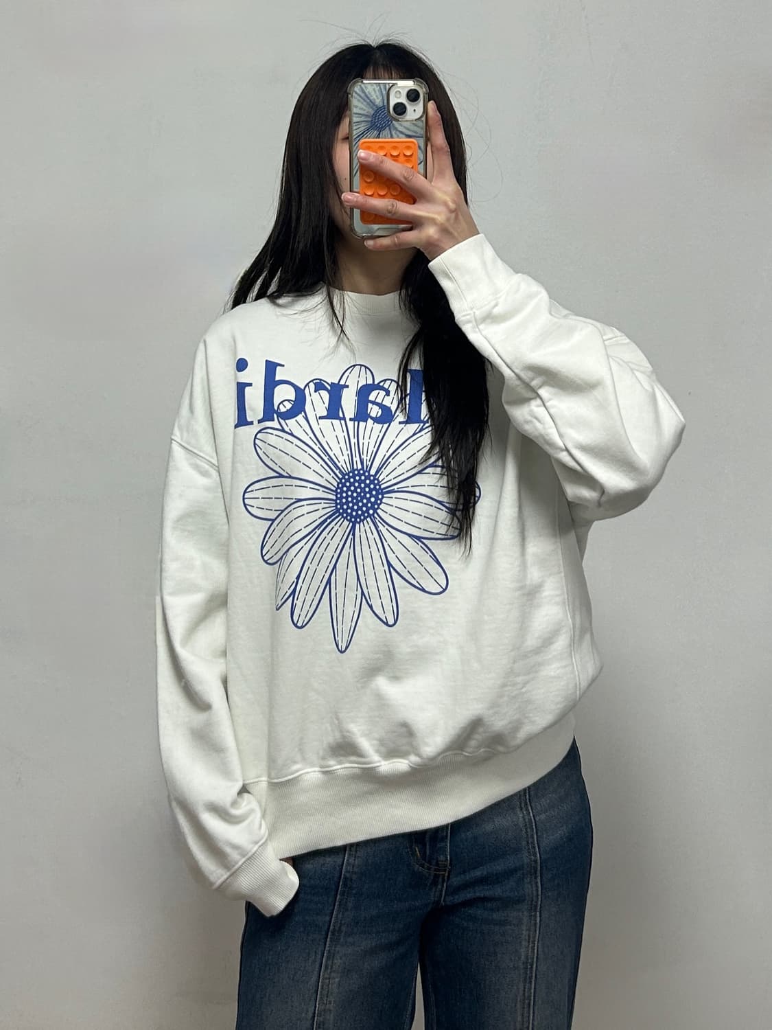 마르디 메크르디 플라워 화이트 맨투맨 상품이미지1