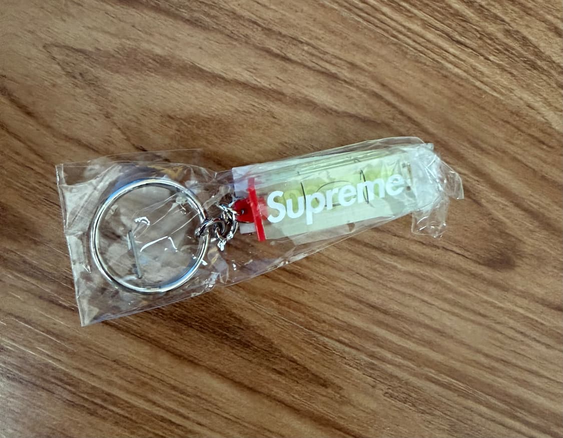 슈프림 레벨 키체인 fw18 상품이미지3