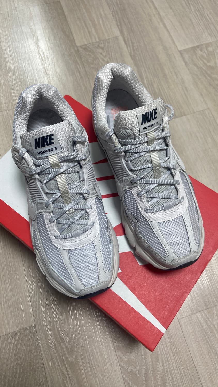 나이키 줌 보메로5 바스트그레이270 상품이미지1