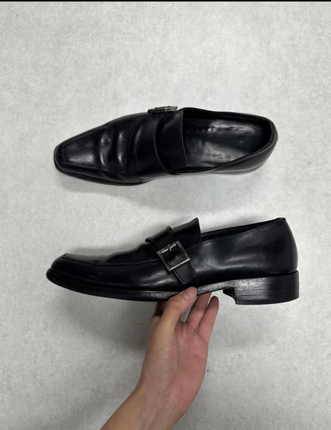 프라다 버클 로퍼 블랙 상품이미지1