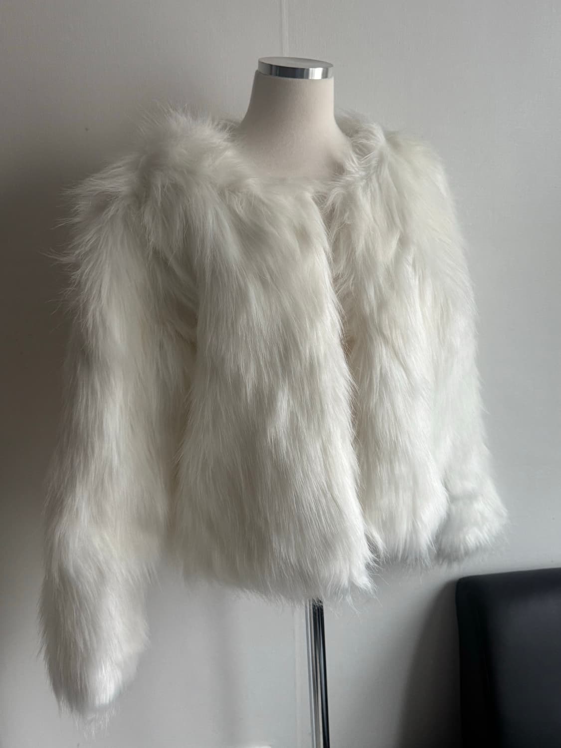 화이트 미드 헤어 페이크 퍼자켓 새상품(마지막 재고) 상품이미지3