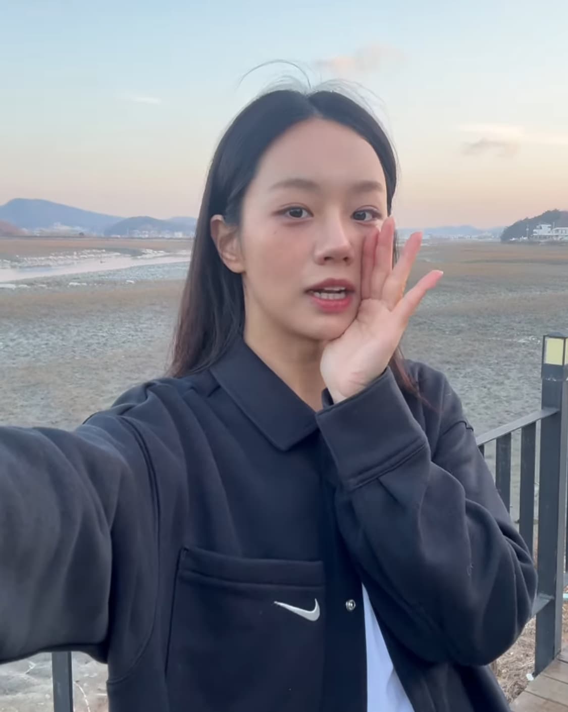 나이키 스우시 플리스 자켓(혜리 착용) L 상품이미지3