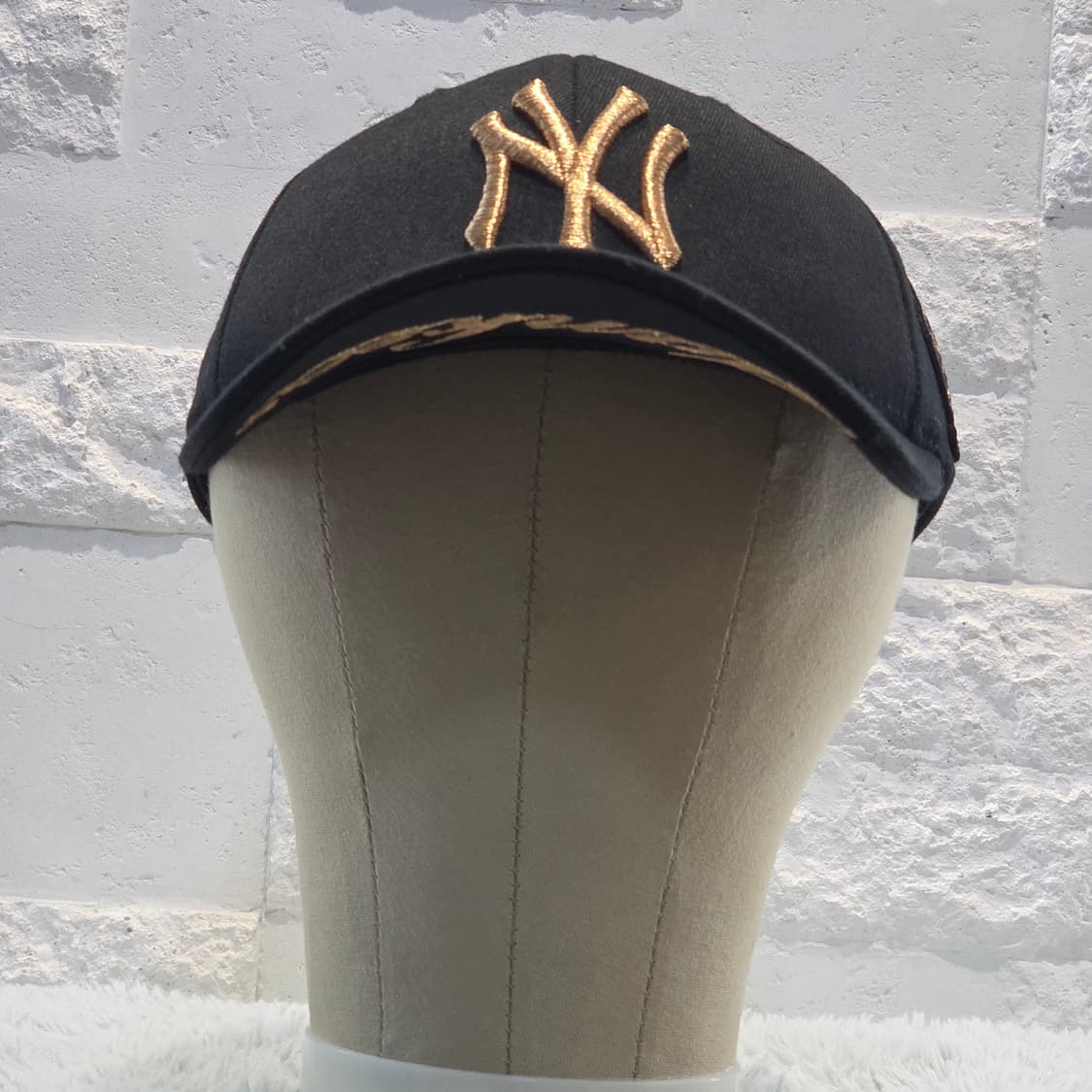 p3-1:MLB 뉴욕 양키스 블랙 골드 볼캡(54-55) 상품이미지2