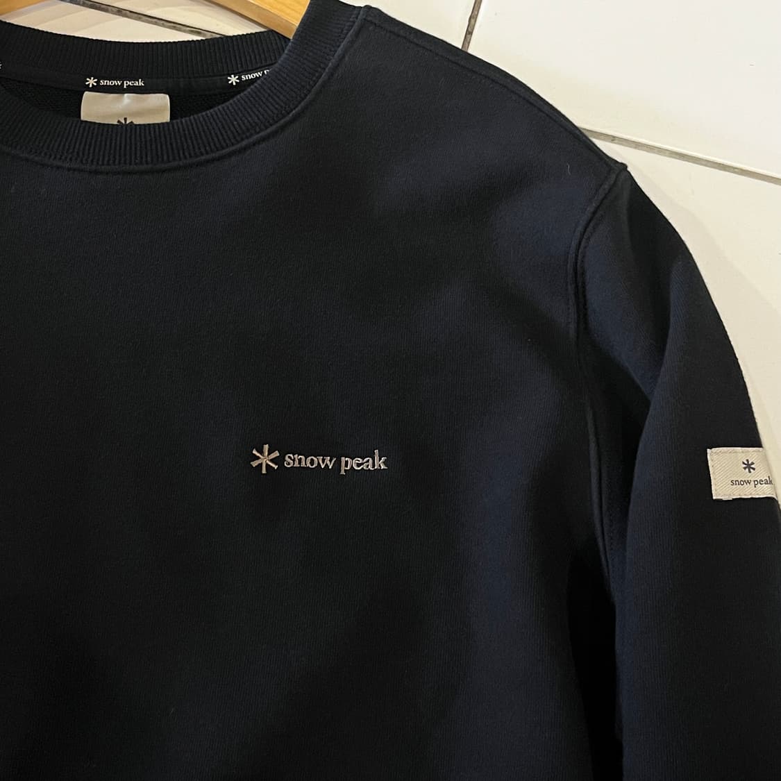 스노우피크 블랙 맨투맨 상품이미지3