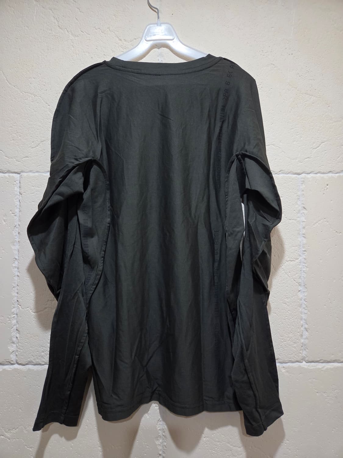 강혁 롱슬리브 티셔츠 카키 새상품 상품이미지2