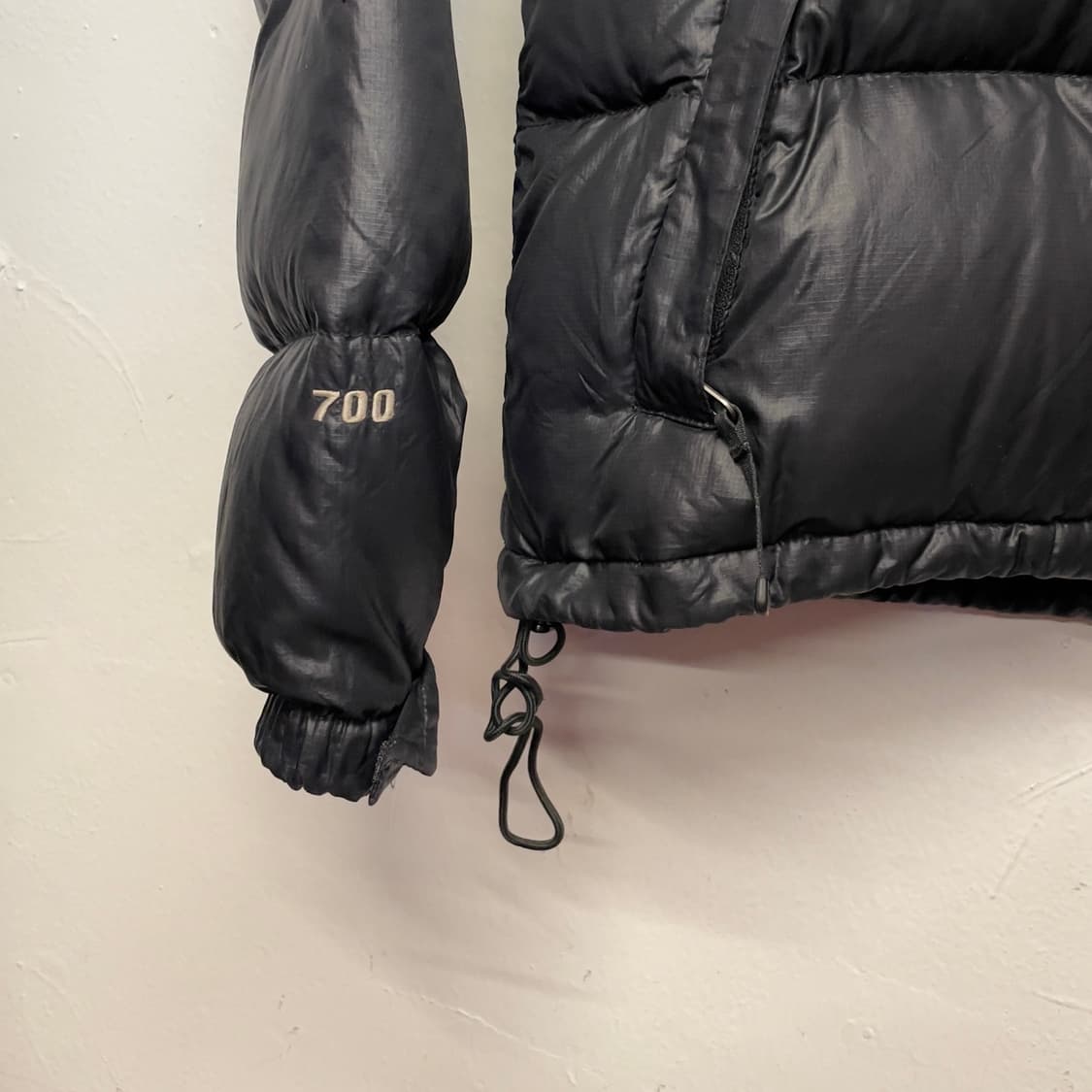 노스페이스 눕시 700 블랙 구스다운 패딩 상품이미지4
